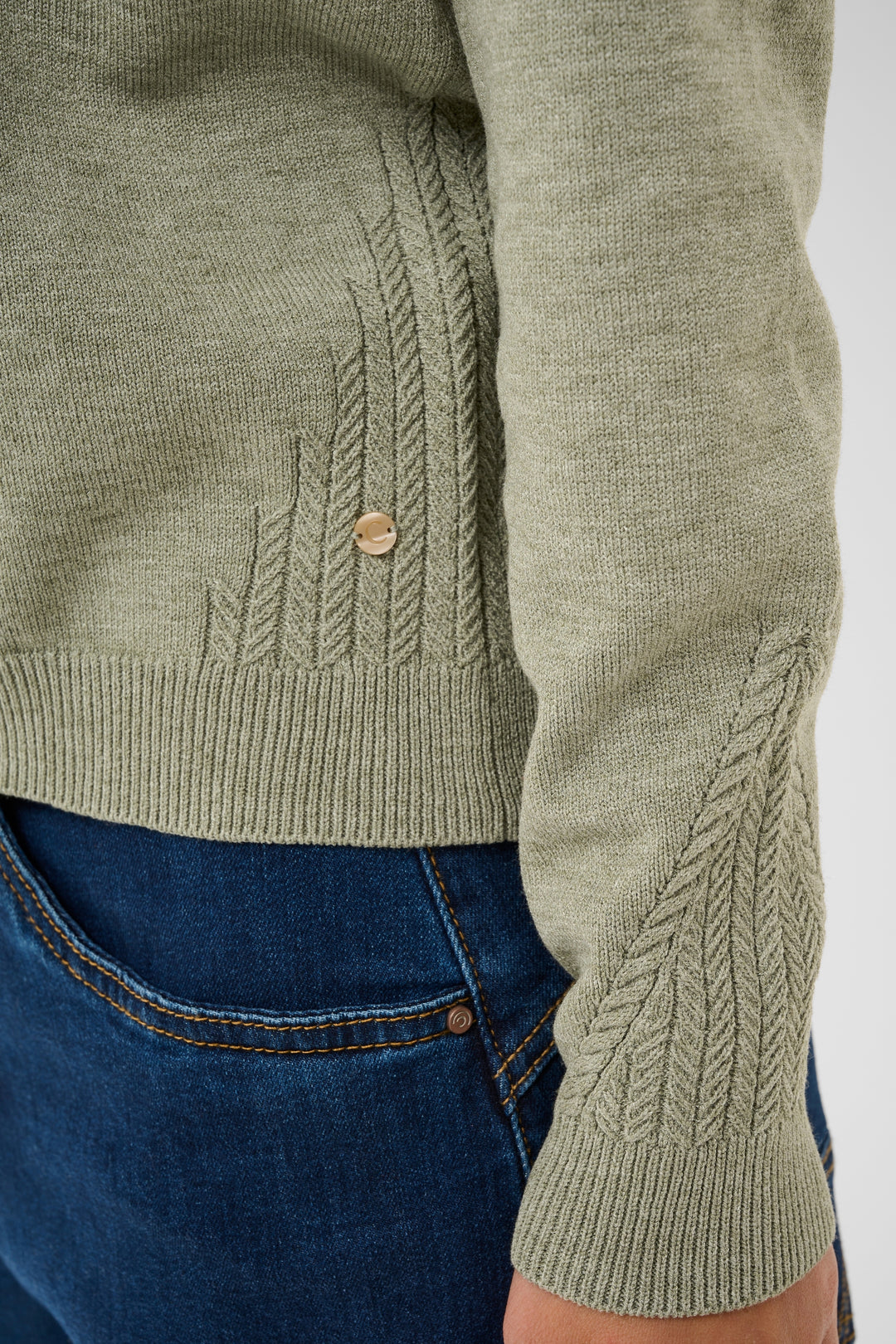 Dela V-Neck Knit Pullover