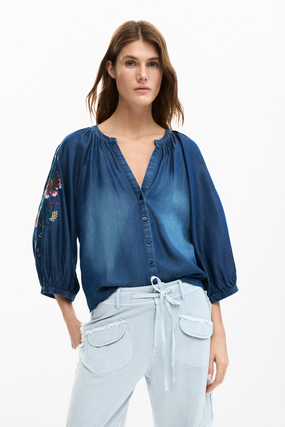 Desigual Aurora Bloom denim blouse with floral embroidery, casual and stylish top for everyday wear.