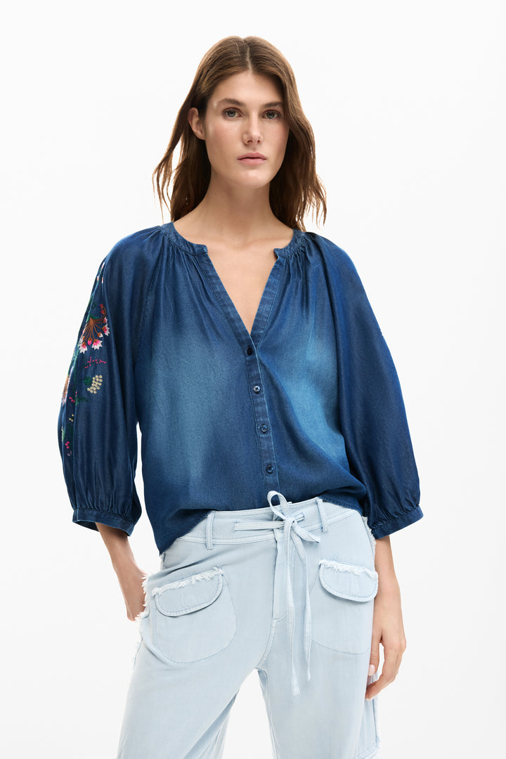 Desigual Aurora Bloom denim blouse with floral embroidery, casual and stylish top for everyday wear.