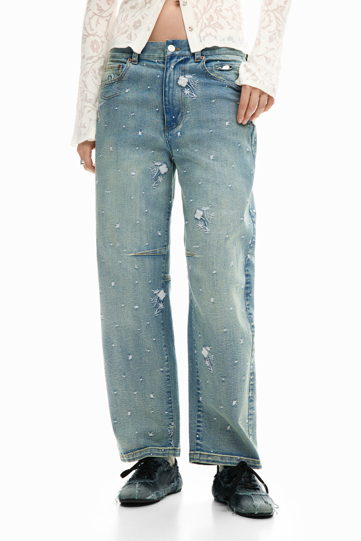 Desigual Cecilia barrel jeans showing high-waisted denim with a tapered fit and classic five-pocket design.