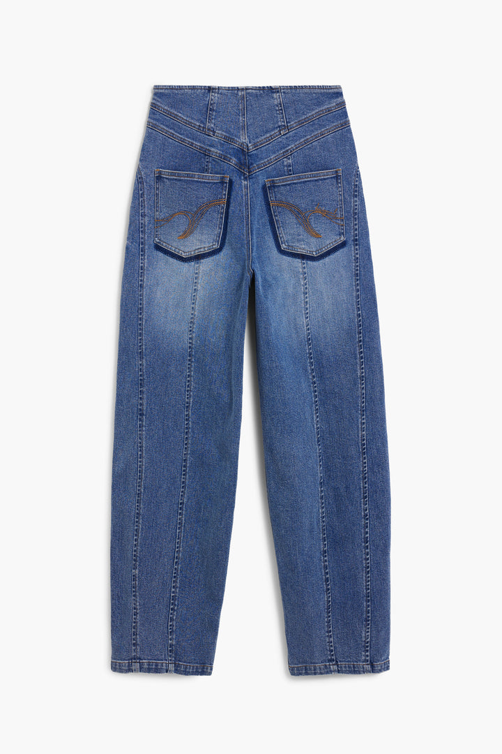 Desigual Arrow Icon Jean showcasing stylish blue denim jeans with seam detail and classic five-pocket design.
