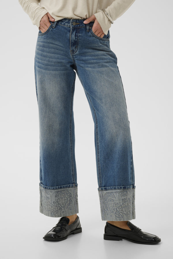 Aniceta Embroidered Cuff Jean