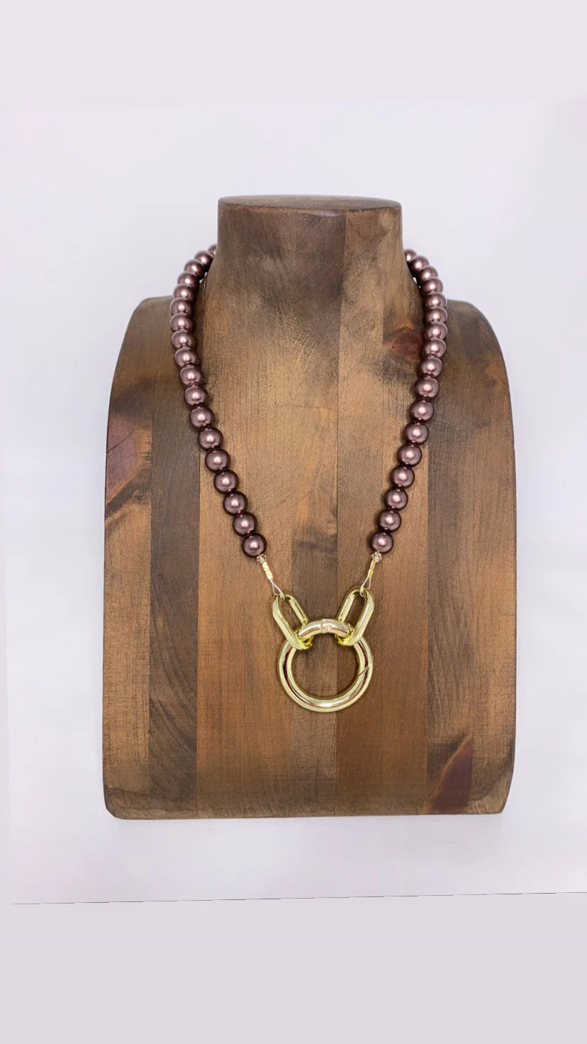 Lofttan Diana Copper Glass Pearl Necklace featuring a sleek copper chain and elegant pearl pendant.