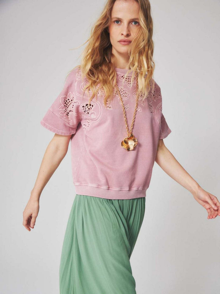 Women's mauve pink cotton sweatshirt tee with floral cutout embroidery details for a casual feminine boho style. 