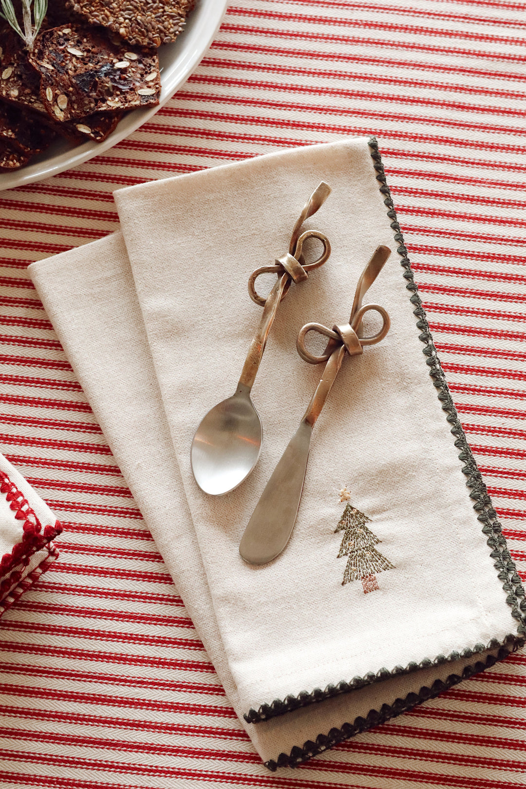 Tied Bow Spreader Set