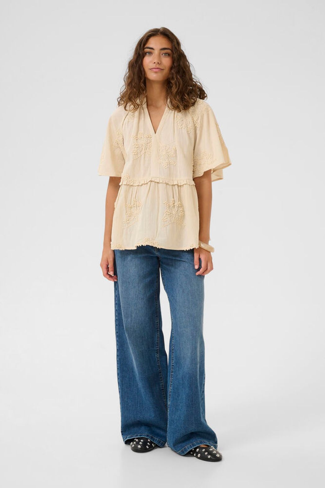 Culture Jalia embroidered blouse featuring intricate embroidery and lightweight otton fabric, perfect for casual or festive wear.