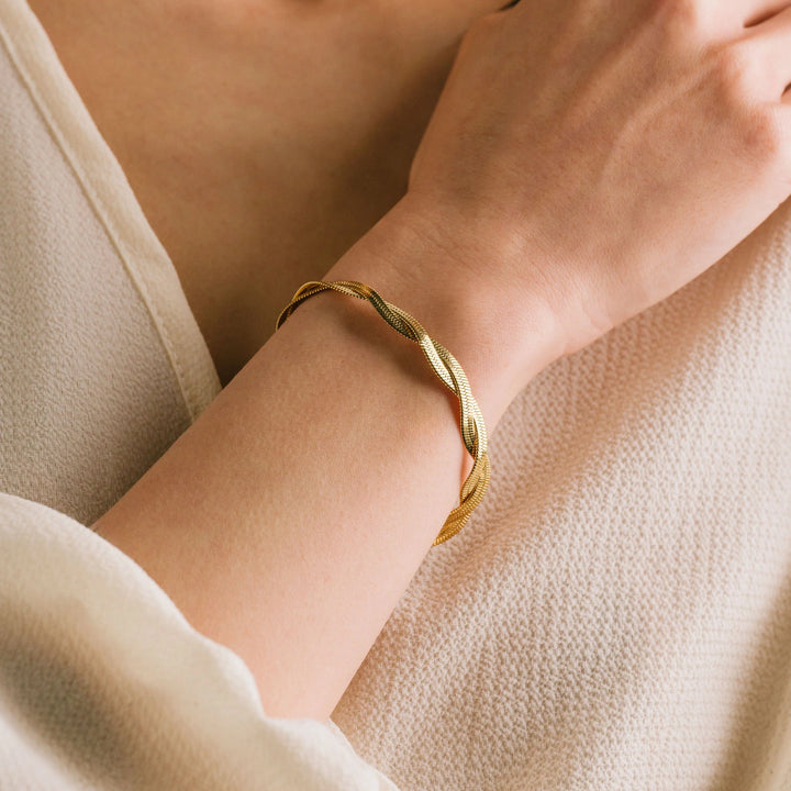 Josie Twist Herringbone Bracelet- Gold
