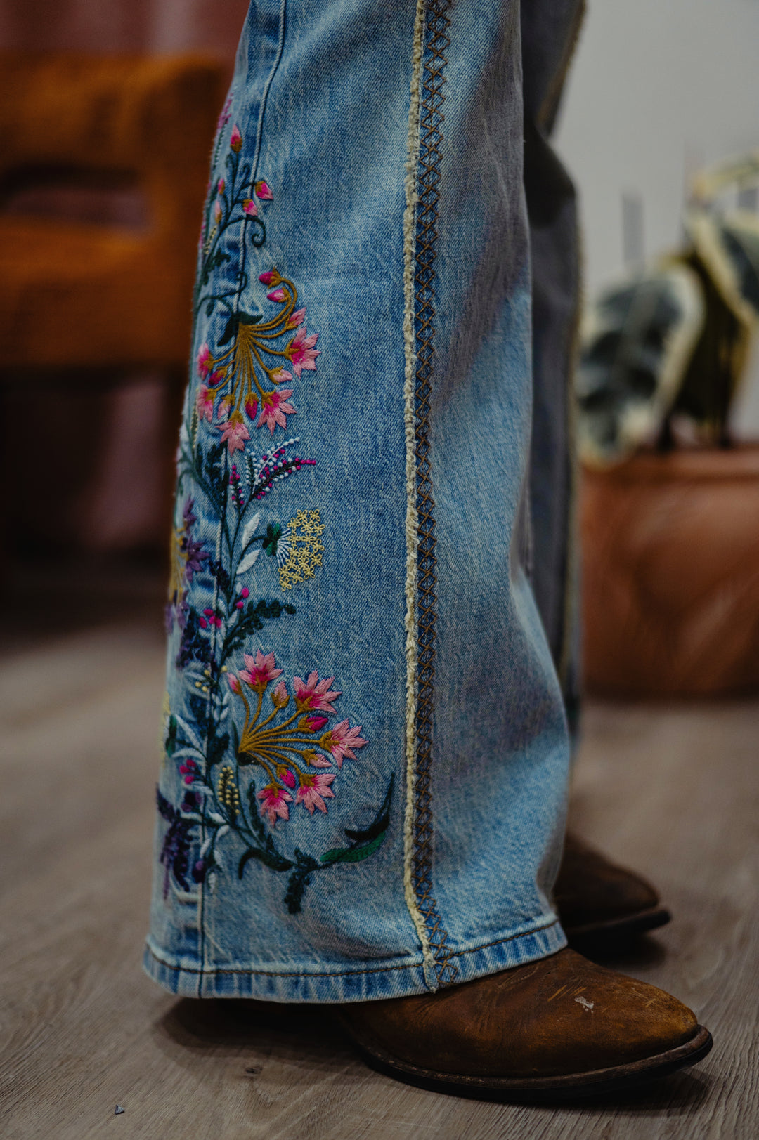 Desigual Festival Fields embroidered flare jeans with colorful floral embroidery and high-waisted fit, casual, boho, and stylish for women.