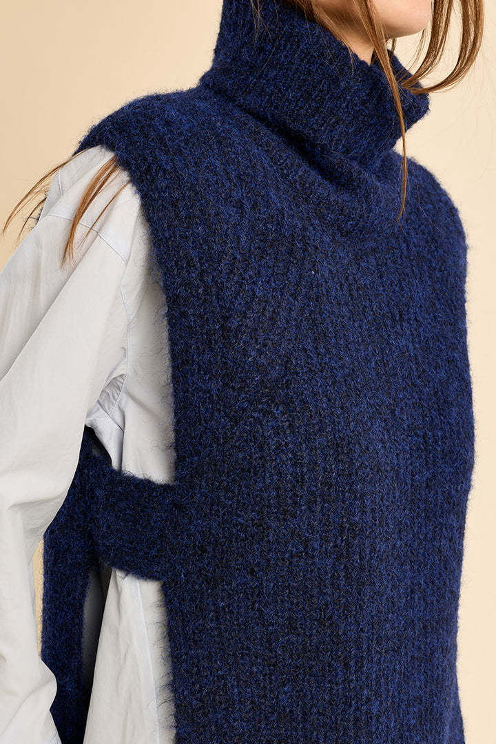 Cable Knit Pullover Vest- Navy
