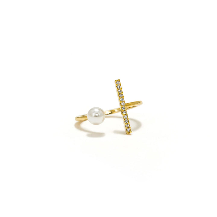 Lover's Tempo Neptune Pearl Gold Bar Ring featuring a sleek gold band with a prominent pearl accent.