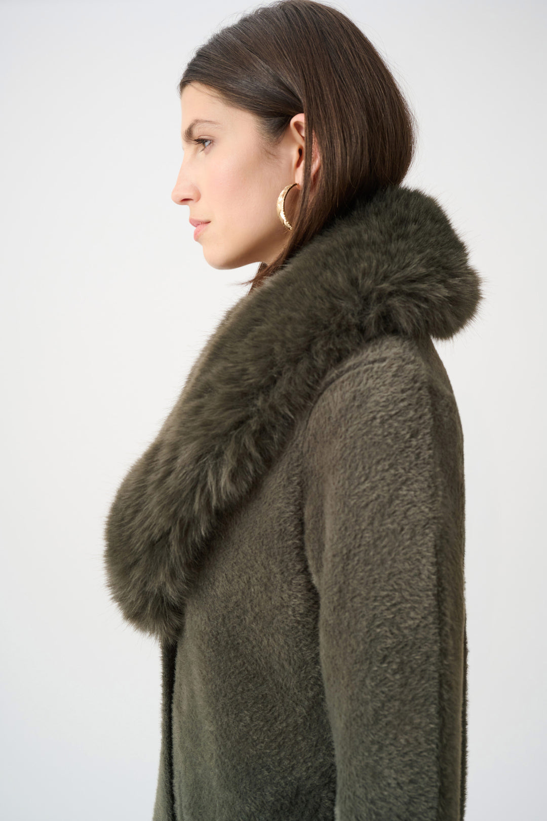 Feather Yarn Knit Coat With Detachable Faux Fur Collar