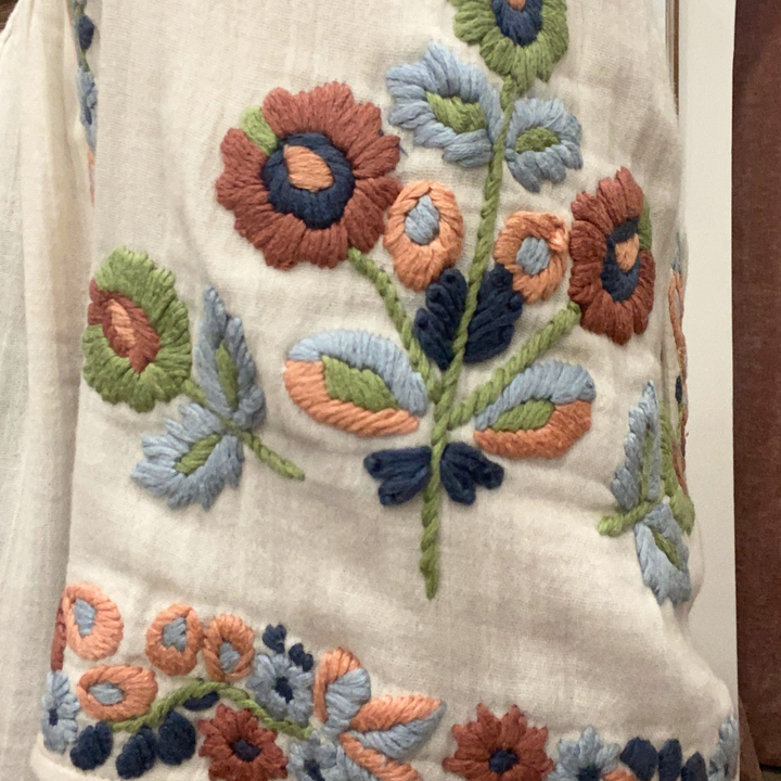 Louizon badge embroidered blouse top featuring decorative accents and lightweight fabric, perfect for casual or semi-formal wear.