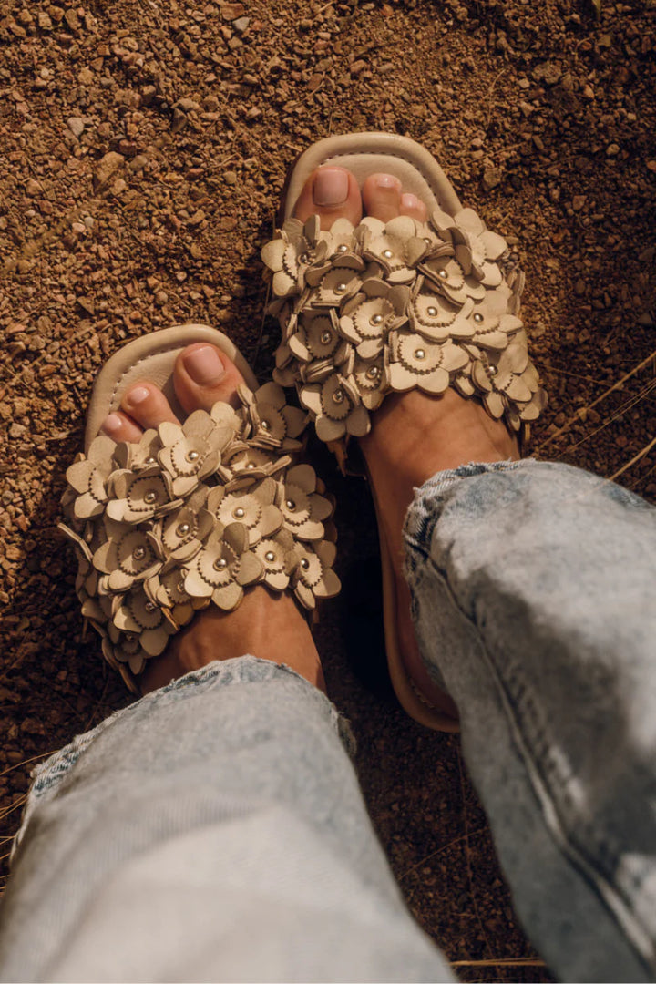 Bucky Flower Slide Sandal
