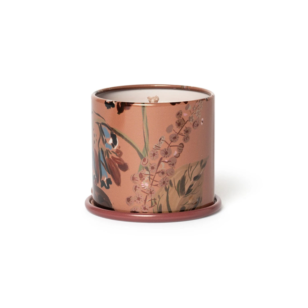 small candle with musk terra tabac scent