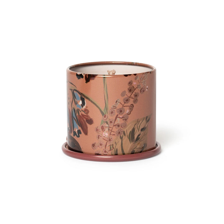 small candle with musk terra tabac scent