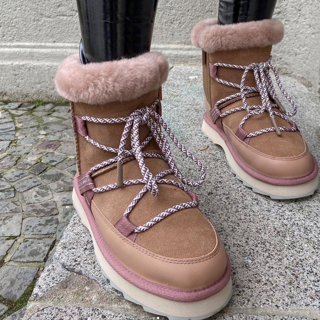 Blurred Sharkey Boot